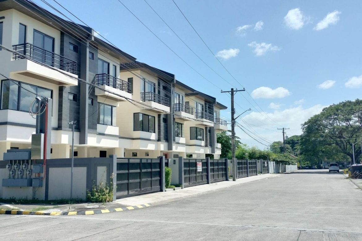 4 Bedroom House for Sale in Sindalan, San Fernando, Pampanga