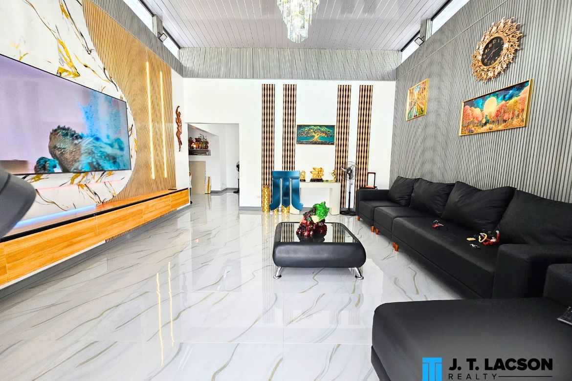 4 Bedroom House for Sale in South Poblacion, Valencia, Negros Oriental – photo 4
