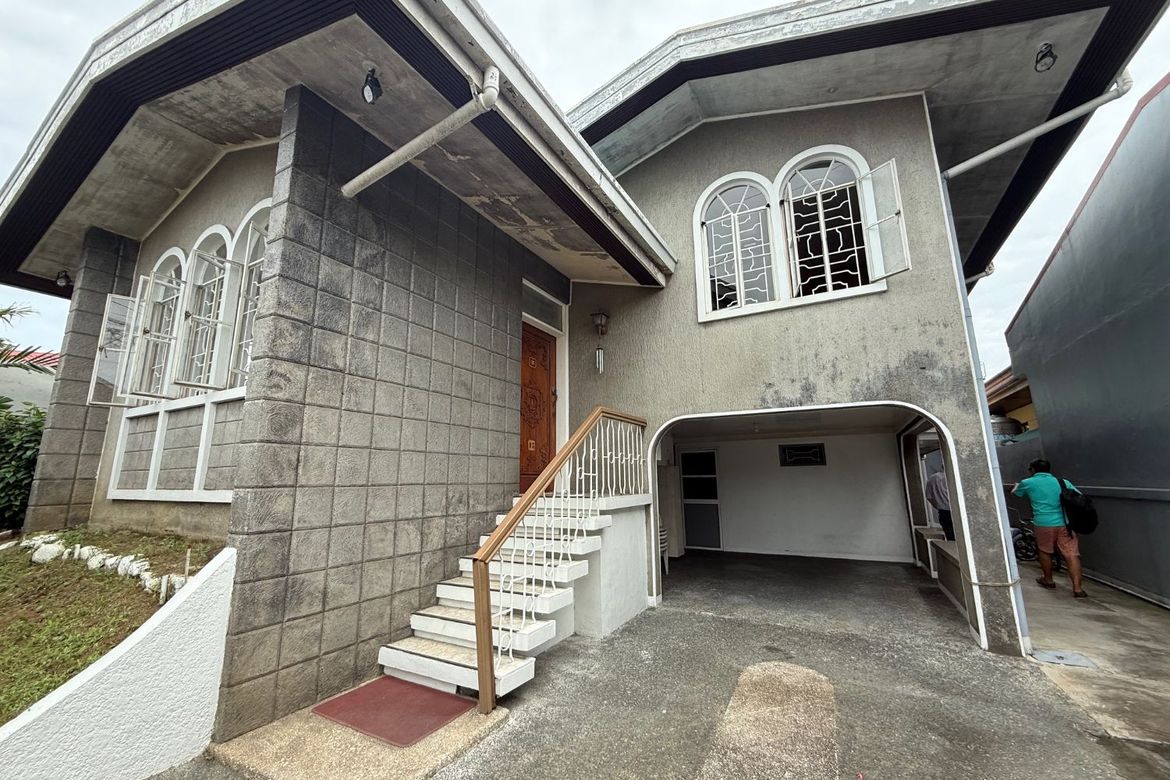 4 Bedroom House for Sale in Sun Valley, Parañaque, Metro Manila