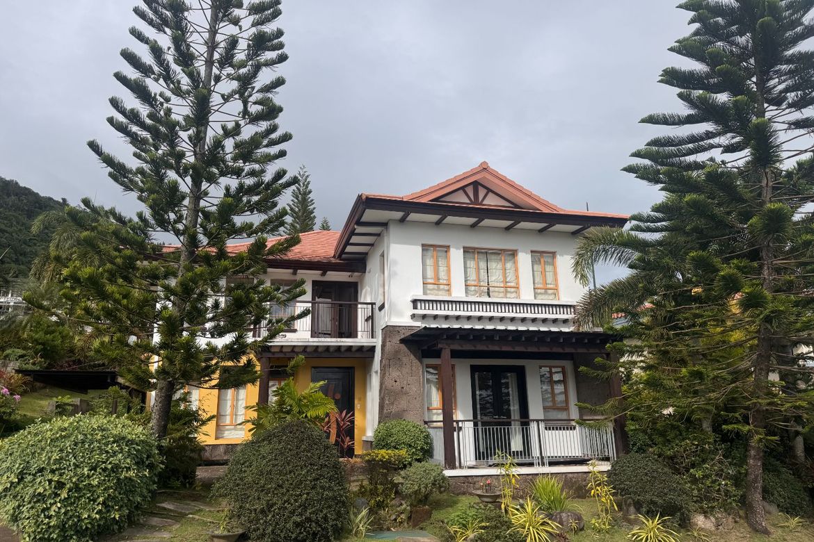 4 Bedroom House for Sale in Tagaytay Highlands, Iruhin East, Tagaytay, Cavite