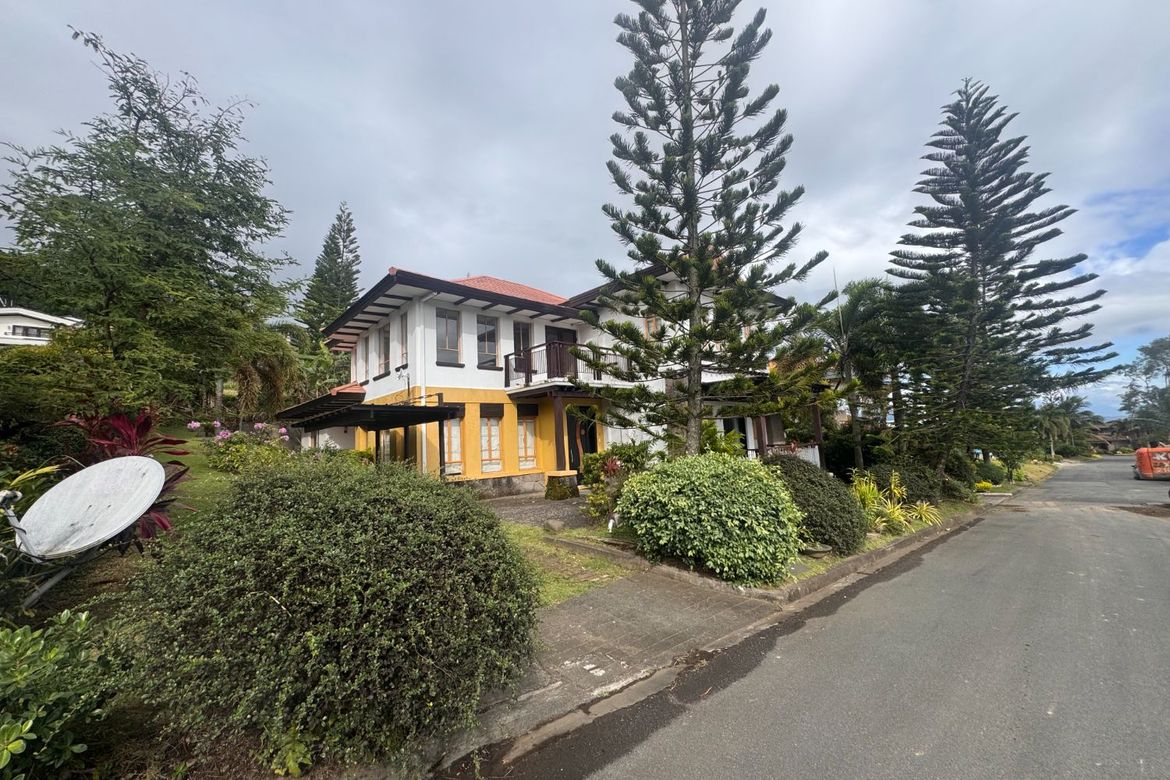 4 Bedroom House for Sale in Tagaytay Highlands, Iruhin East, Tagaytay, Cavite – photo 5