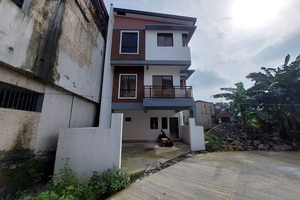 4 Bedroom House for Sale in Tandang Sora, Quezon City, Metro Manila – photo 2