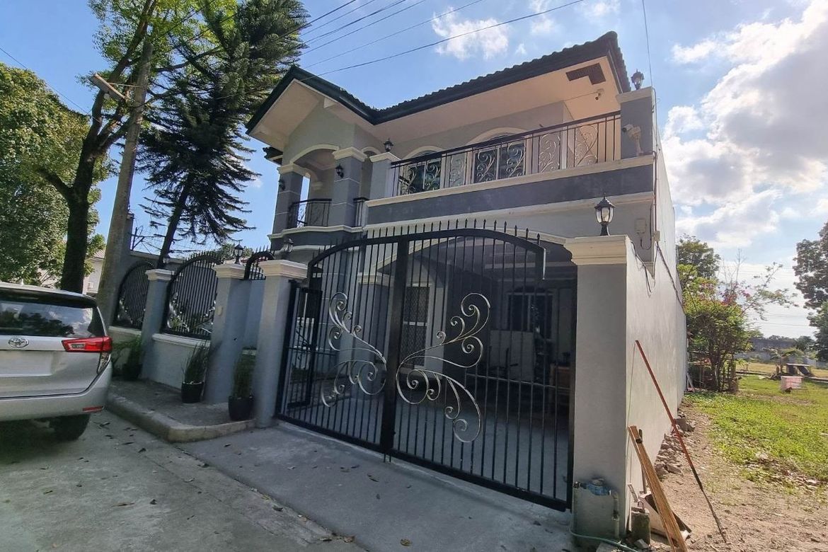 4 Bedroom House for Sale in Telabastagan, San Fernando, Pampanga