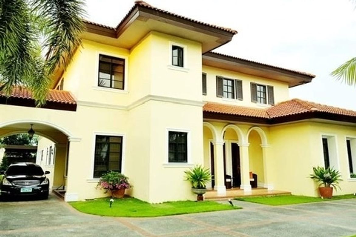 4 Bedroom House for Sale in Telabastagan, San Fernando, Pampanga