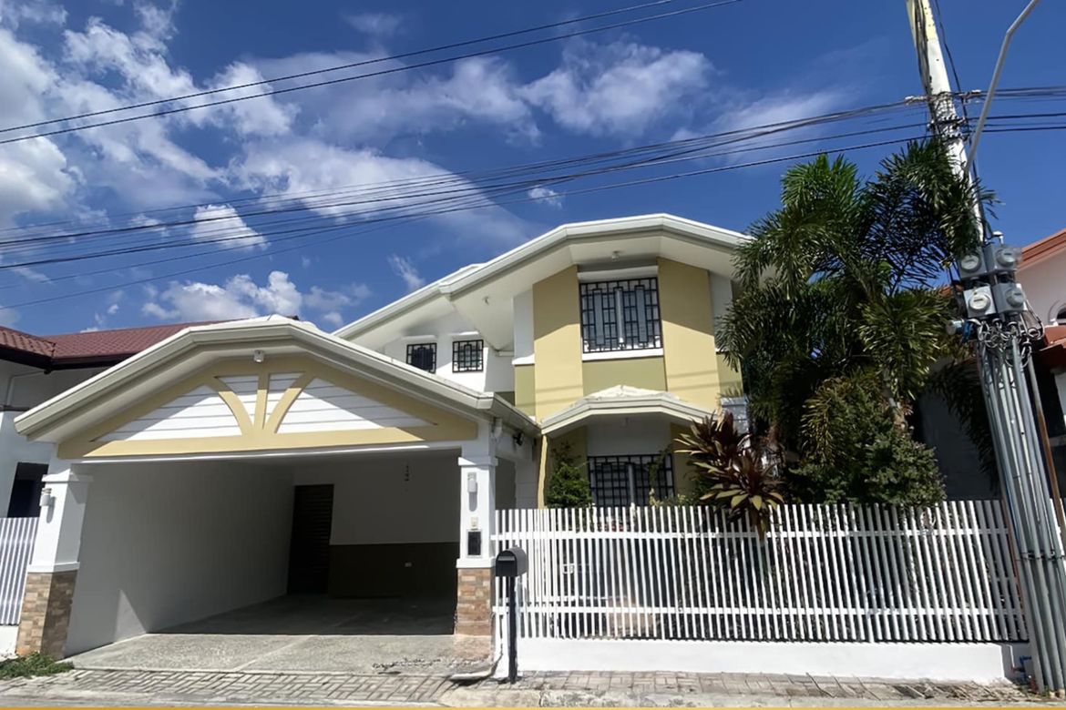 4 Bedroom House for Sale in Telabastagan, San Fernando, Pampanga