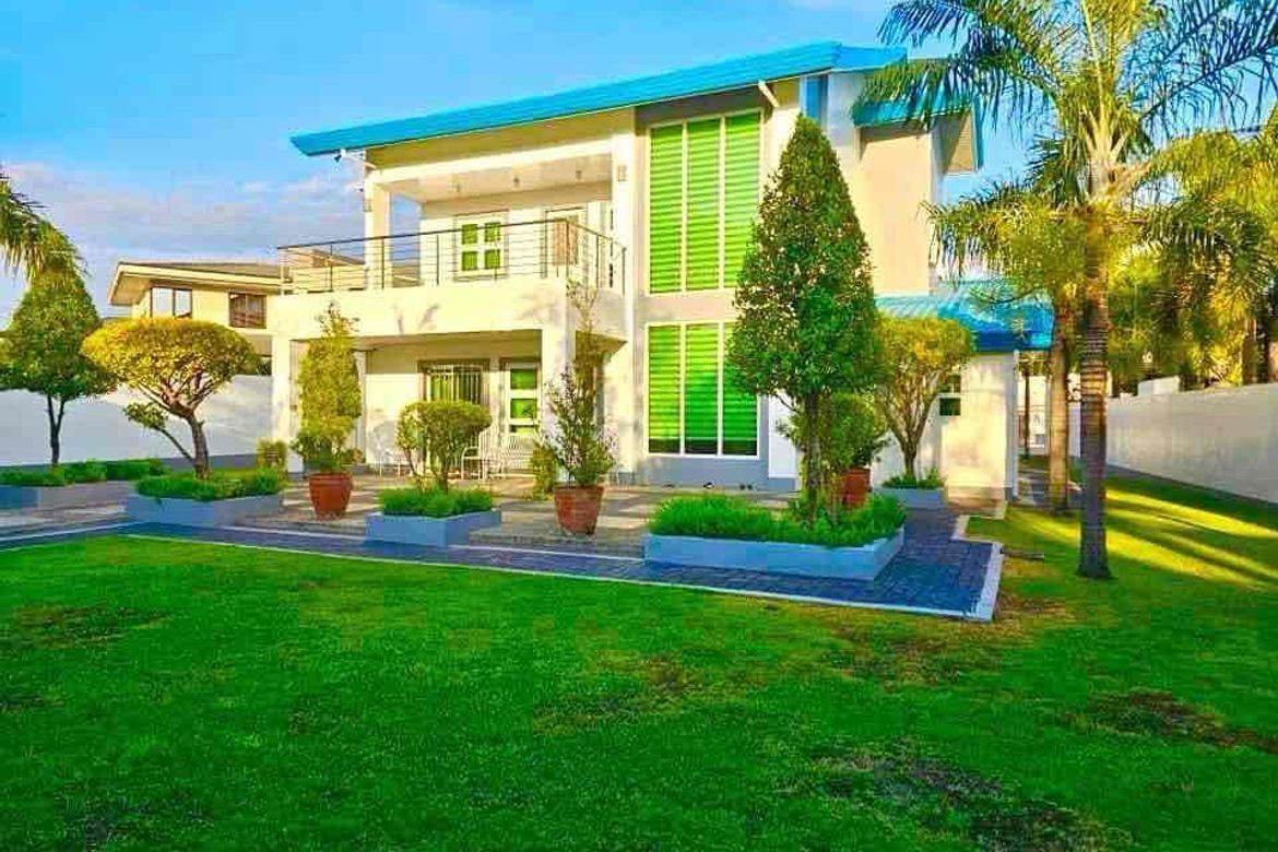 4 Bedroom House for Sale in Telabastagan, San Fernando, Pampanga