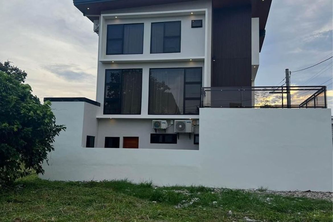 4 Bedroom House for Sale in The Grand Parkplace Village, Anabu I-B, Imus, Cavite – photo 3