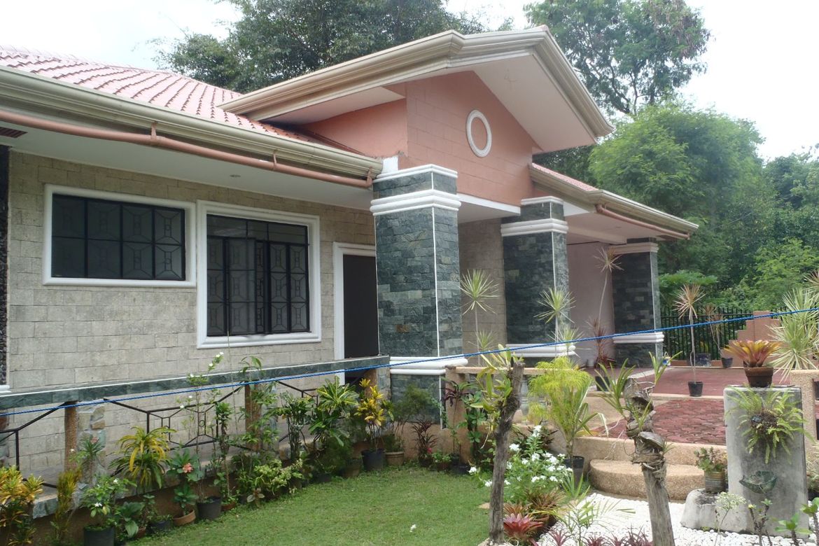 4 Bedroom House for Sale in Totolan, Dauis, Bohol