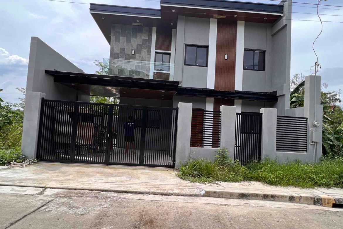 4 Bedroom House for Sale in Tungkong Mangga, San Jose del Monte, Bulacan