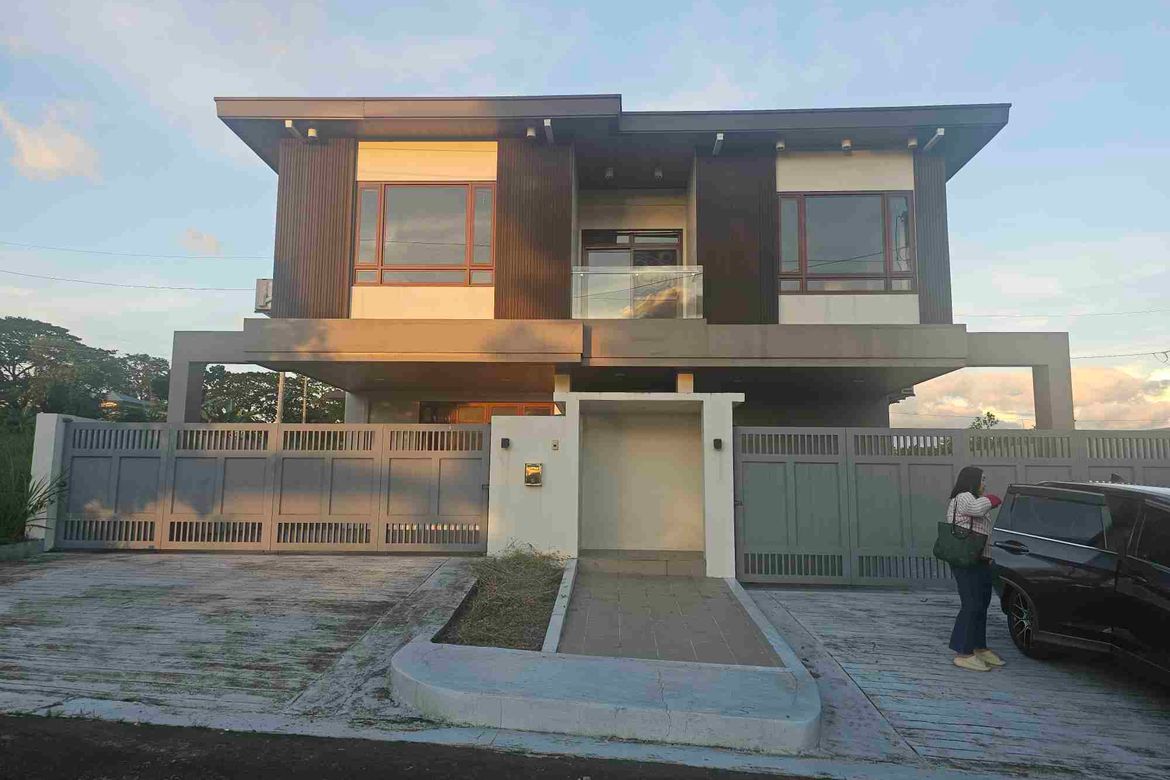 4 Bedroom House for Sale in Tungkong Mangga, San Jose del Monte, Bulacan