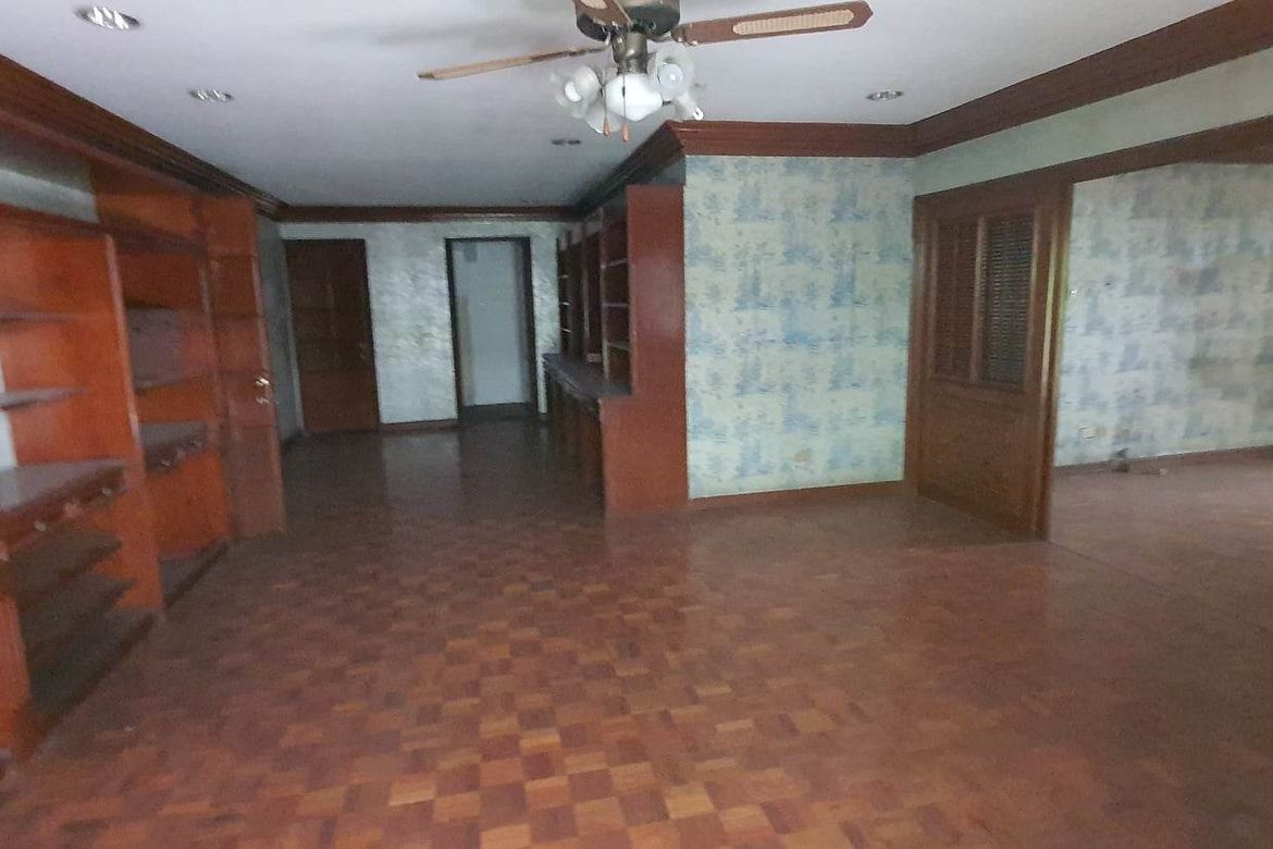 4 Bedroom House for Sale in Ugong Norte, Quezon City, Metro Manila