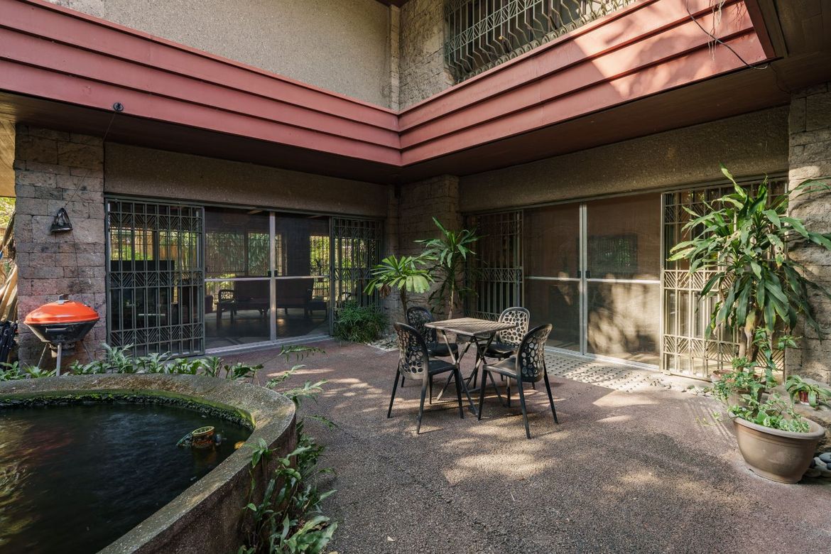 4 Bedroom House for Sale in Ugong Norte, Quezon City, Metro Manila