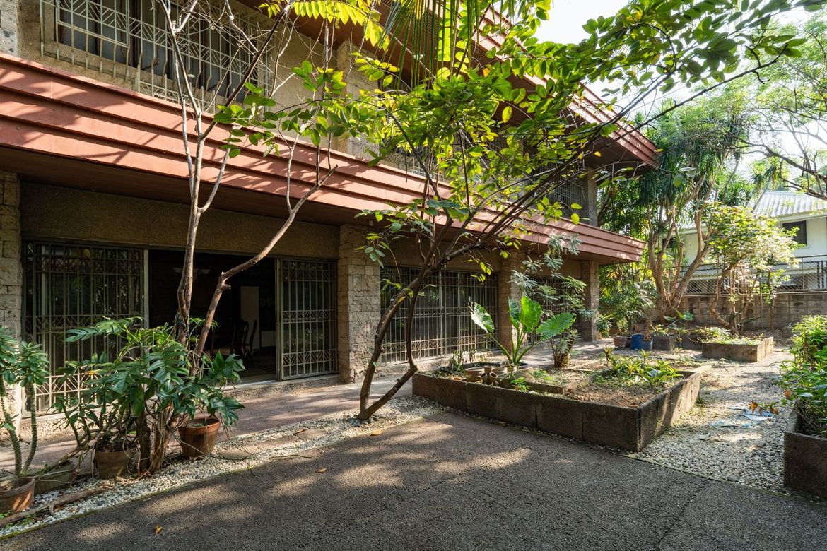 4 Bedroom House for Sale in Ugong Norte, Quezon City, Metro Manila – photo 2