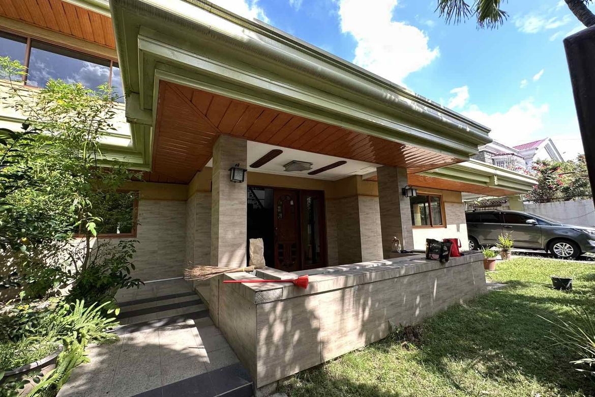 4 Bedroom House for Sale in Ugong, Pasig, Metro Manila