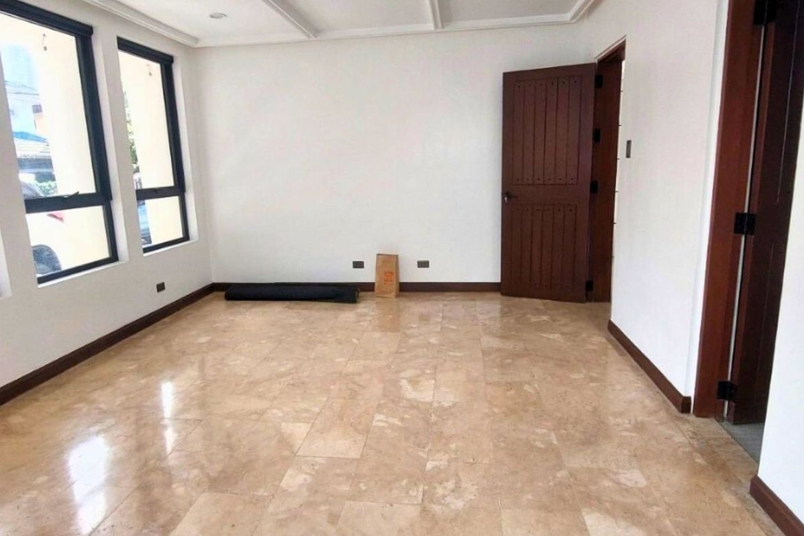 4 Bedroom House for Sale in Ugong, Pasig, Metro Manila
