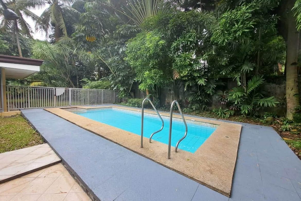 4 Bedroom House for Sale in Urdaneta, Makati, Metro Manila near MRT-3 Buendia – photo 4
