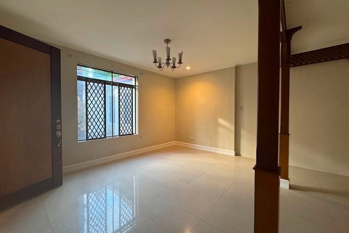 4 Bedroom House for Sale in Urdaneta, Makati, Metro Manila near MRT-3 Buendia – photo 5