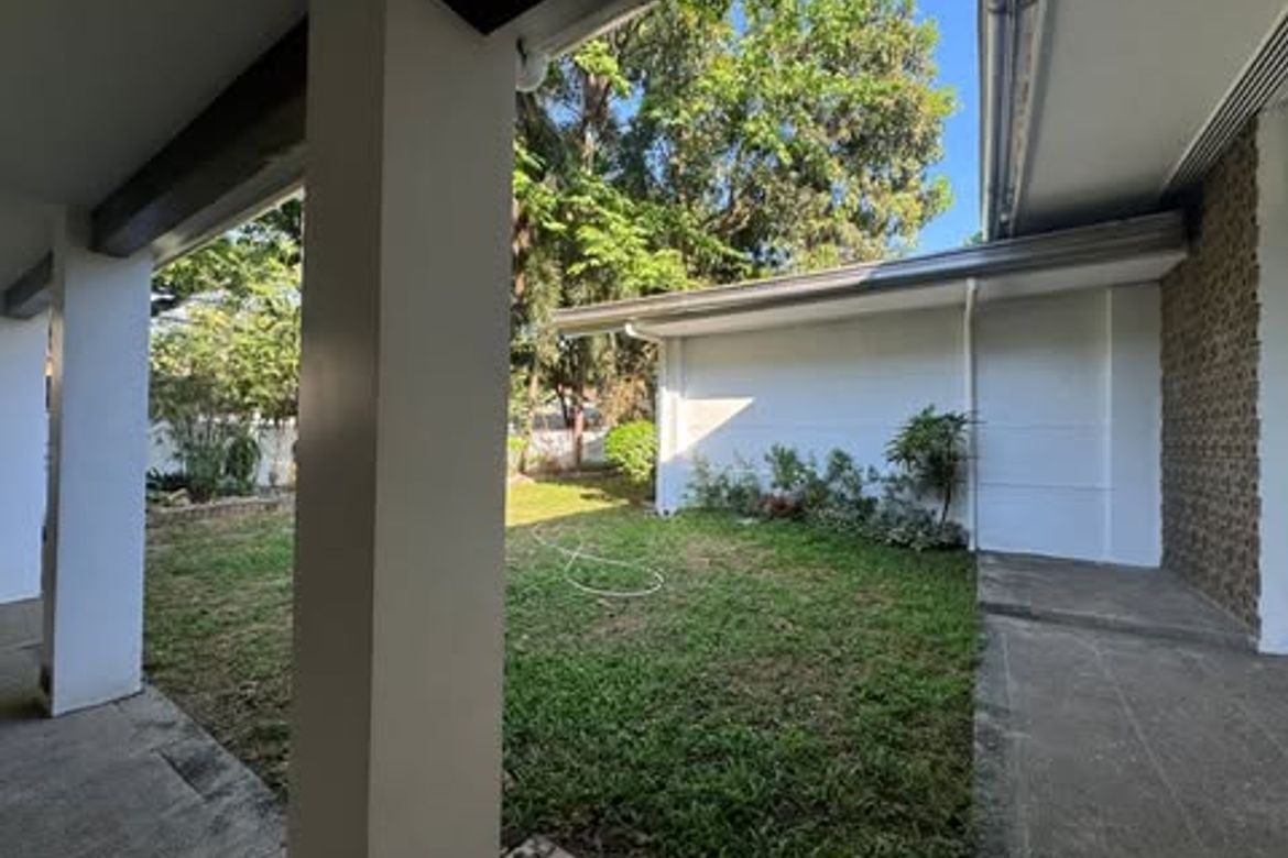 4 Bedroom House for Sale in Urdaneta, Makati, Metro Manila near MRT-3 Buendia – photo 6