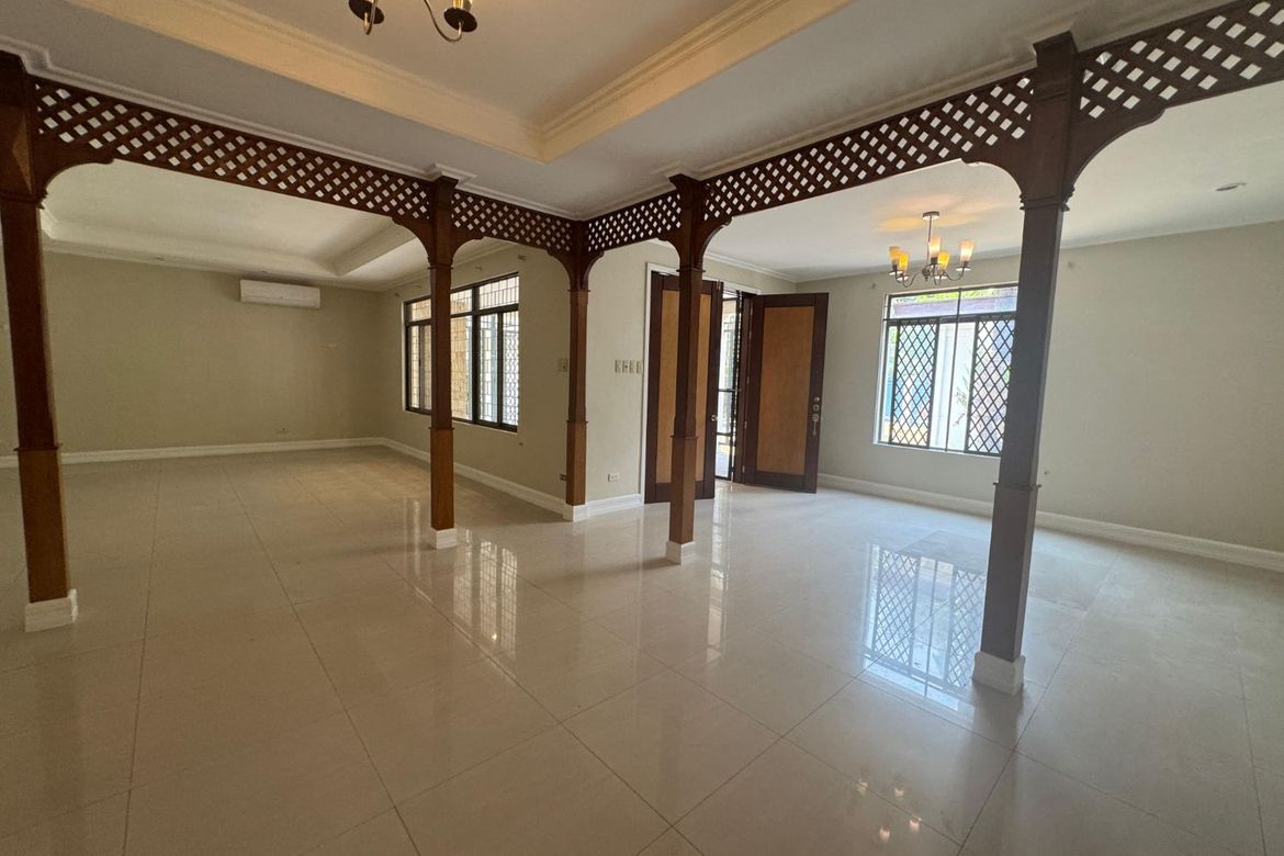 4 Bedroom House for Sale in Urdaneta Village, Bangkal, Makati, Metro Manila near MRT-3 Magallanes – photo 2