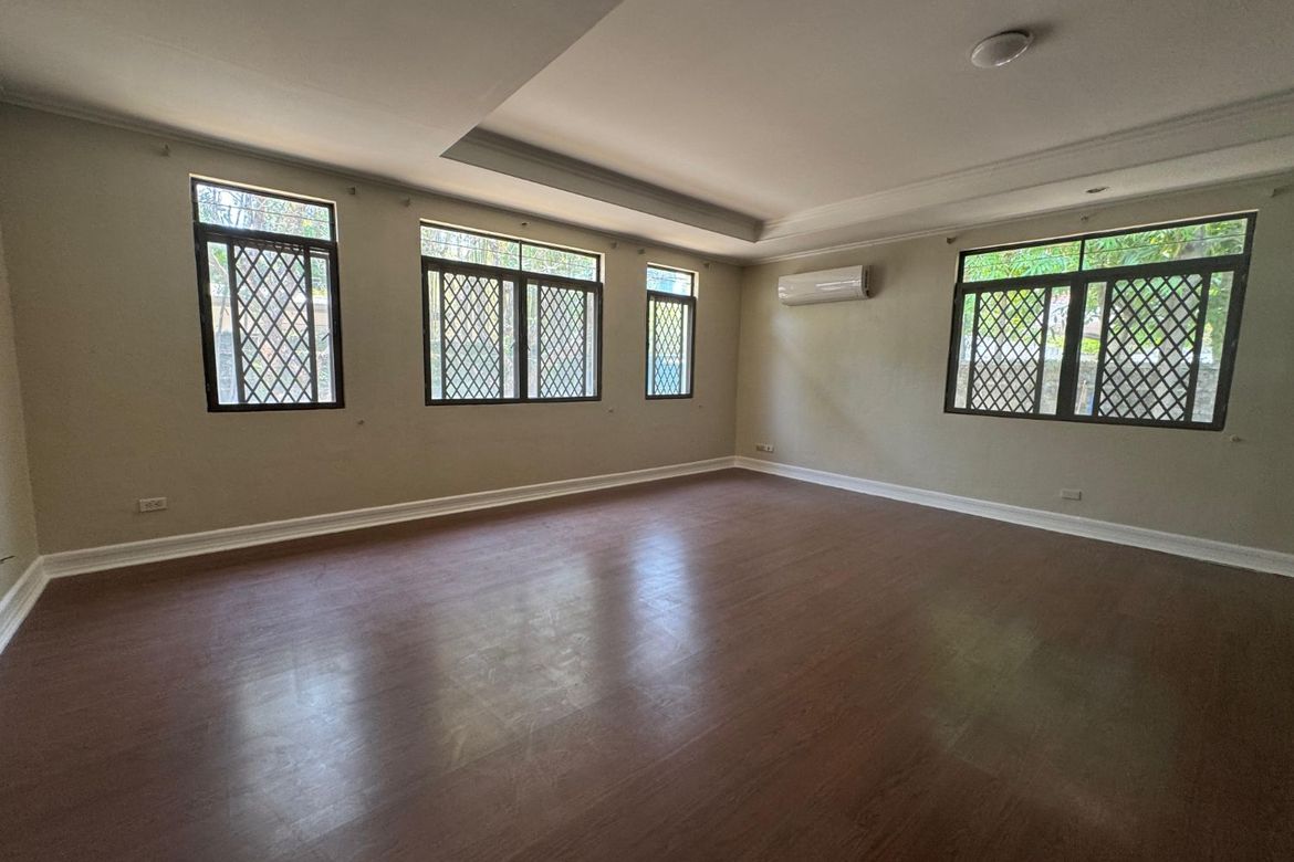 4 Bedroom House for Sale in Urdaneta Village, Bangkal, Makati, Metro Manila near MRT-3 Magallanes – photo 4