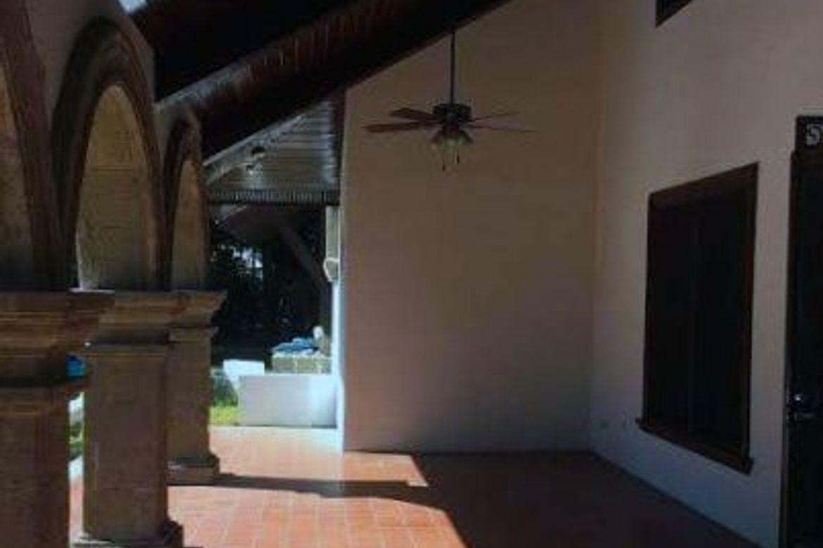 4 Bedroom House for Sale in Urdaneta Village, Bangkal, Makati, Metro Manila near MRT-3 Magallanes