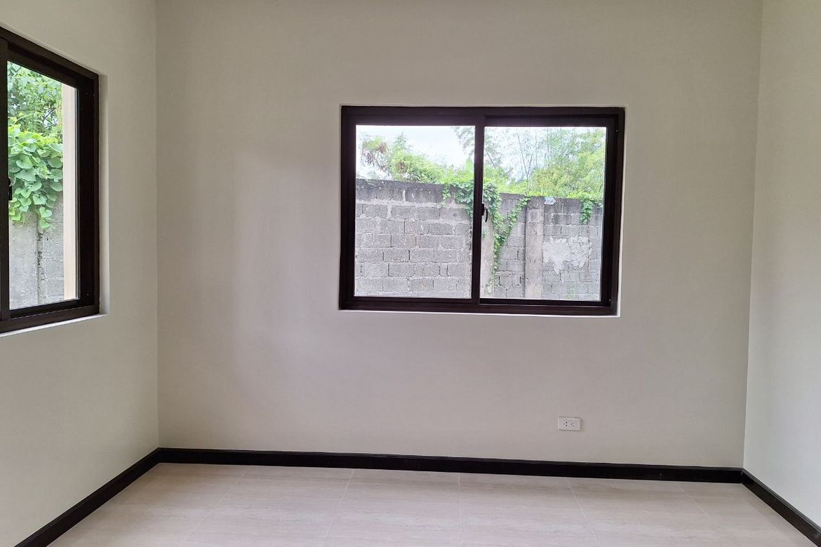 4 Bedroom House for Sale in Valenza, Santo Domingo, Santa Rosa, Laguna – photo 2