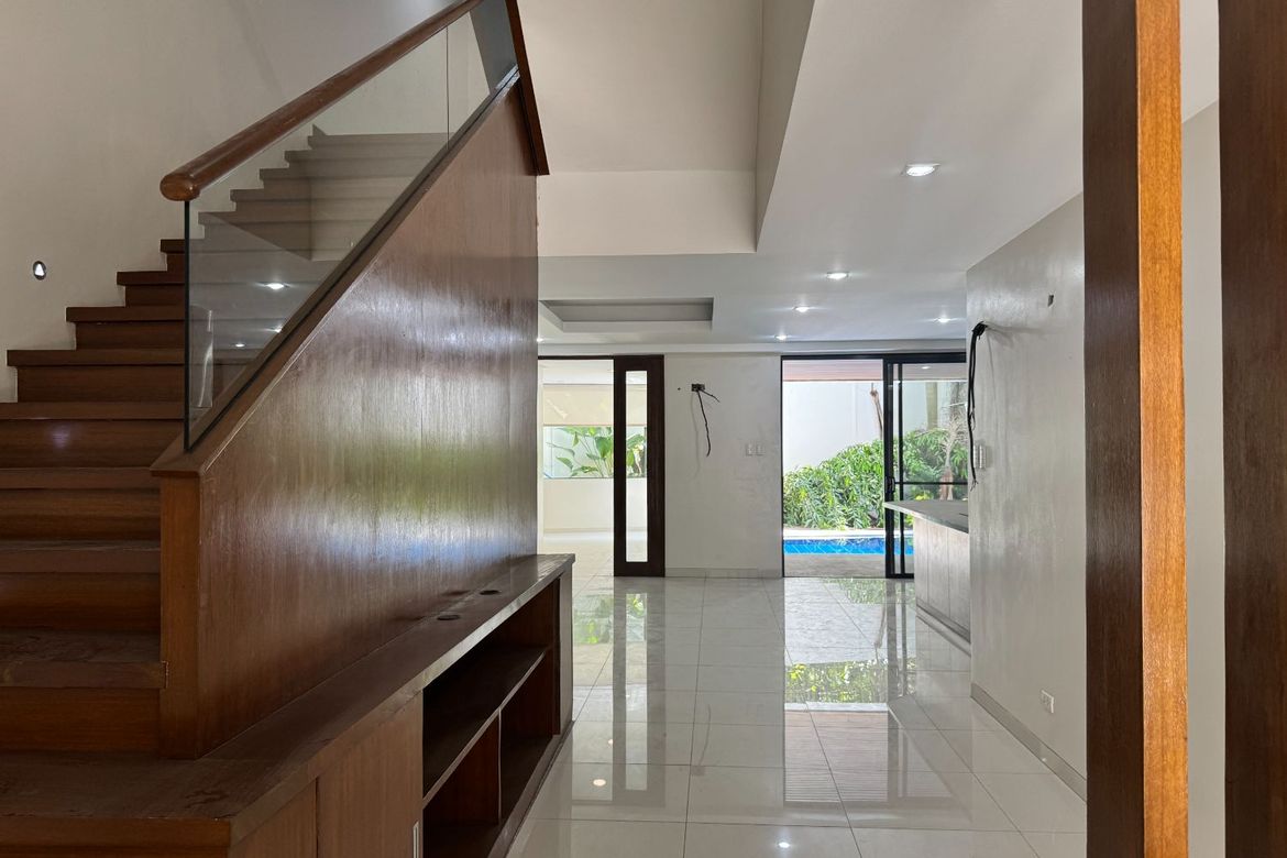 4 Bedroom House for Sale in Varsity Hills, Loyola Heights, Quezon City, Metro Manila – photo 6