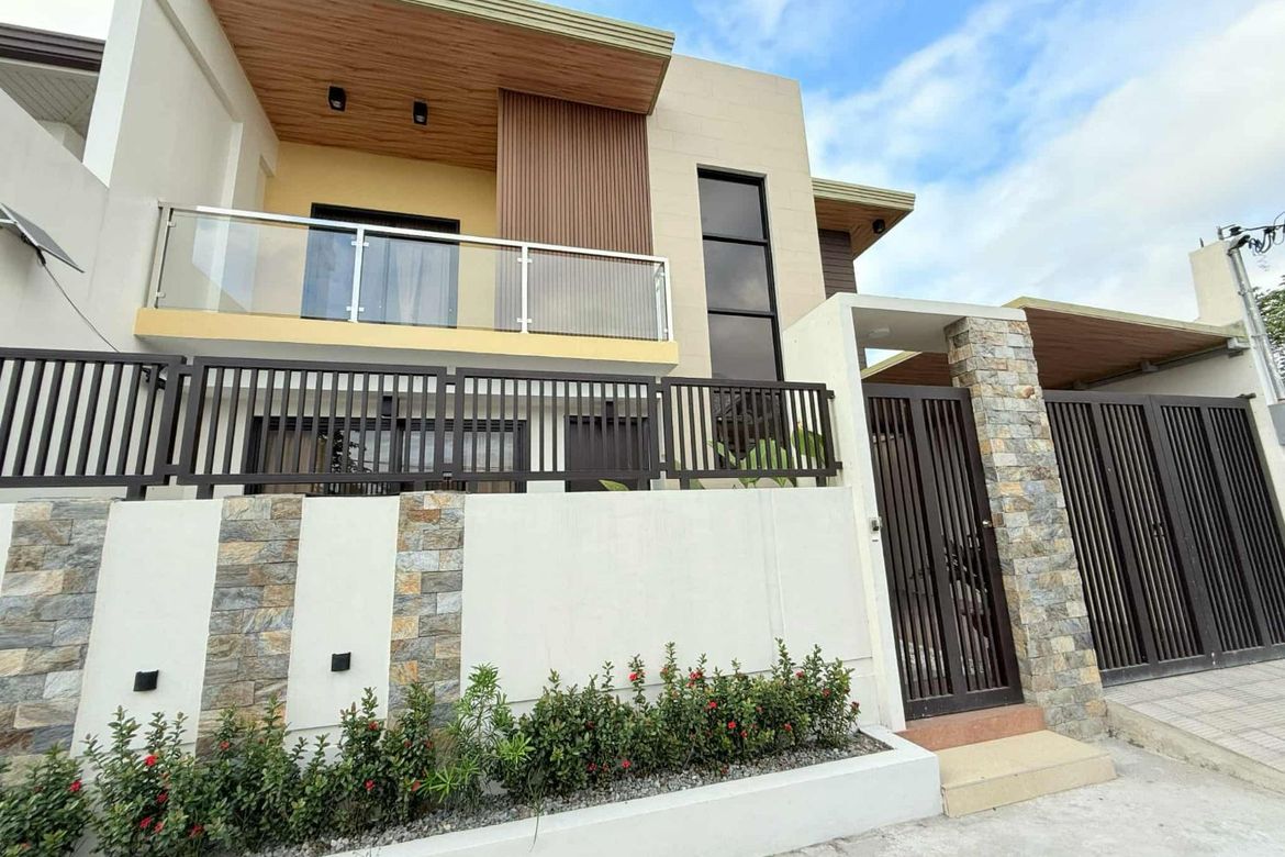 4 Bedroom House for Sale in Villagio Real, Telabastagan, San Fernando, Pampanga