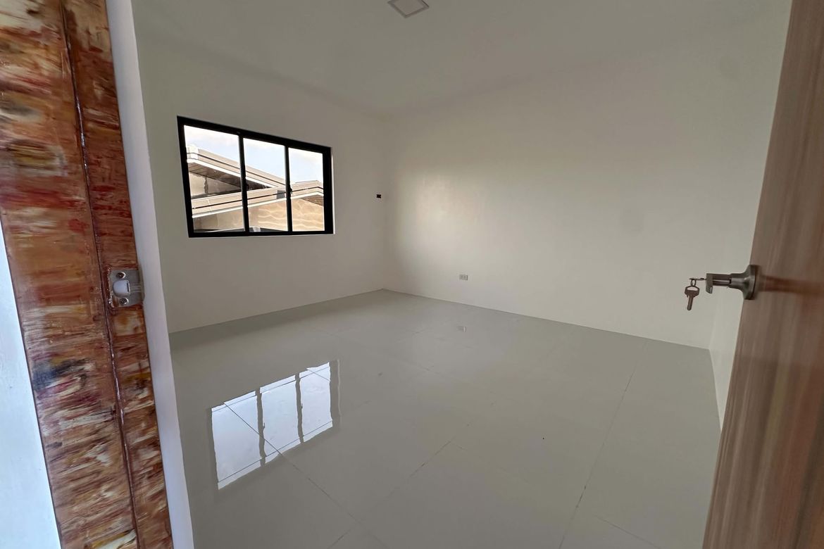 4 Bedroom House for Sale in Villamonte, Bacolod, Negros Occidental – photo 7