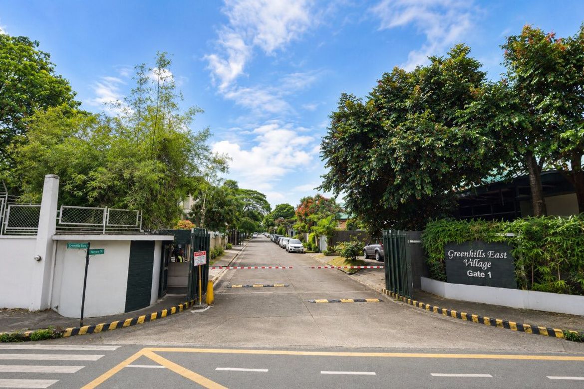4 Bedroom House for Sale in Wack-Wack Greenhills, Mandaluyong, Metro Manila near MRT-3 Santolan – photo 2