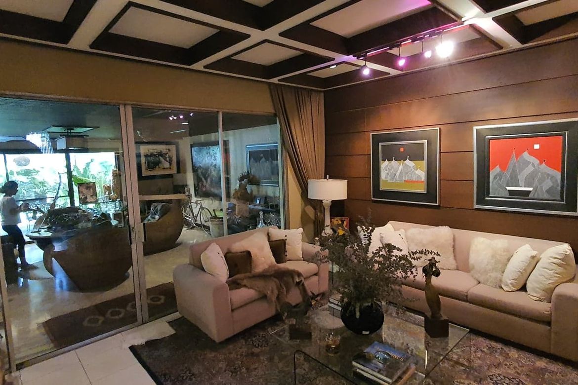 4 Bedroom House for Sale in West Triangle, Quezon City, Metro Manila near MRT-3 Quezon Avenue