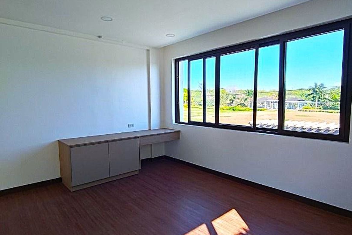 4 Bedroom House for Sale in Western Bicutan, Taguig, Metro Manila – photo 4
