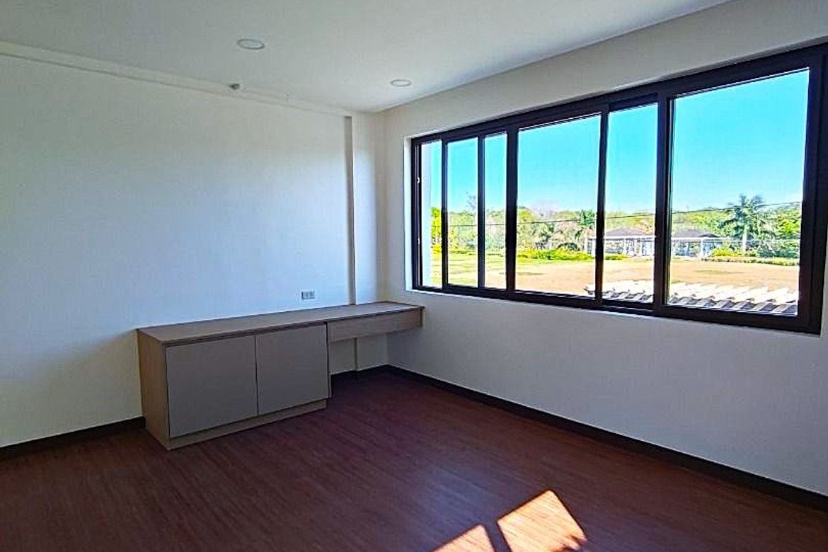 4 Bedroom House for Sale in Western Bicutan, Taguig, Metro Manila – photo 8