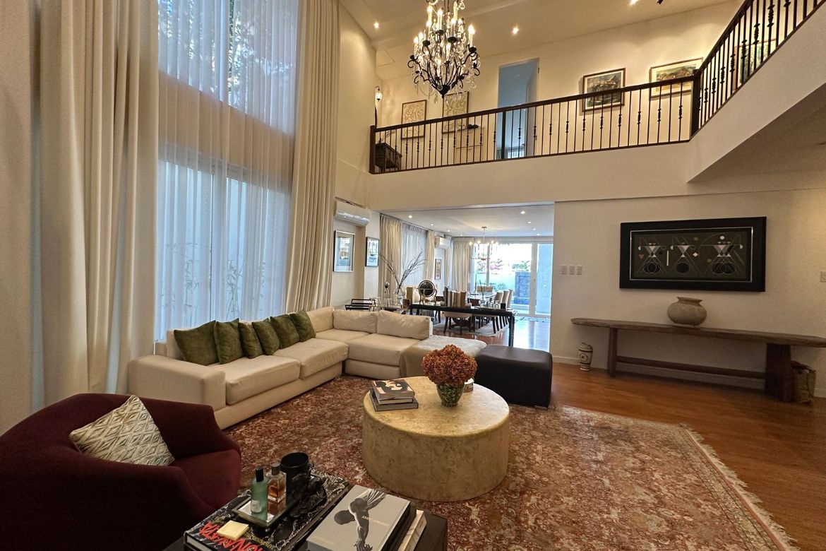 4 Bedroom House for Sale in Western Bicutan, Taguig, Metro Manila