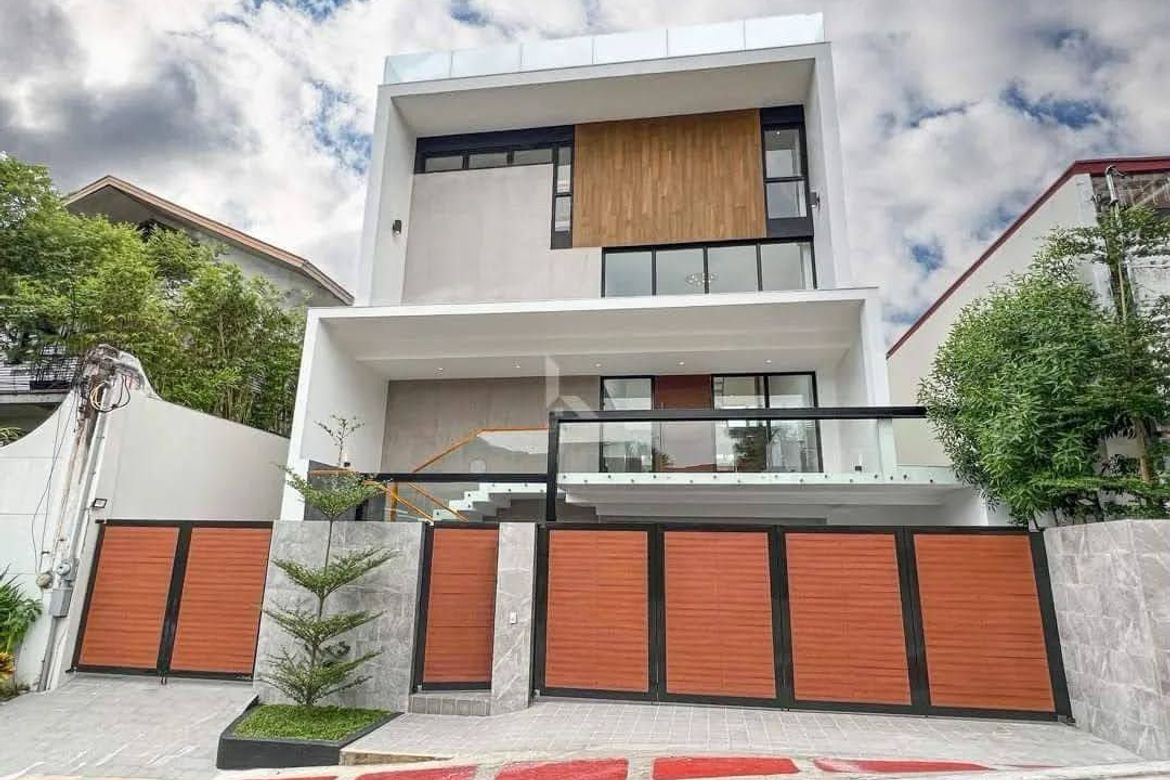 4 Bedroom House for Sale in White Plains, Quezon City, Metro Manila