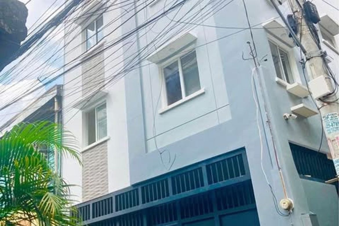 4 Bedroom Shophouse for Sale in Santa Cruz, Manila, Metro Manila near LRT-1 Tayuman