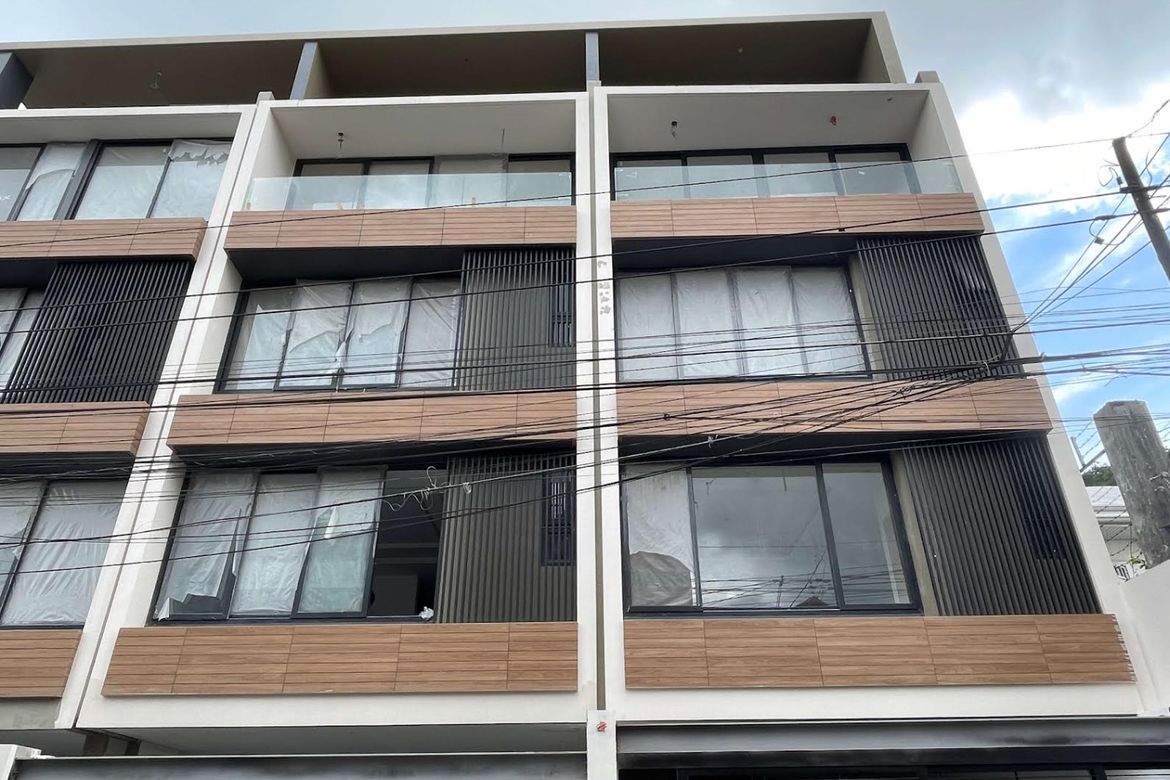 4 Bedroom Townhouse for Sale in Addition Hills, San Juan, Metro Manila