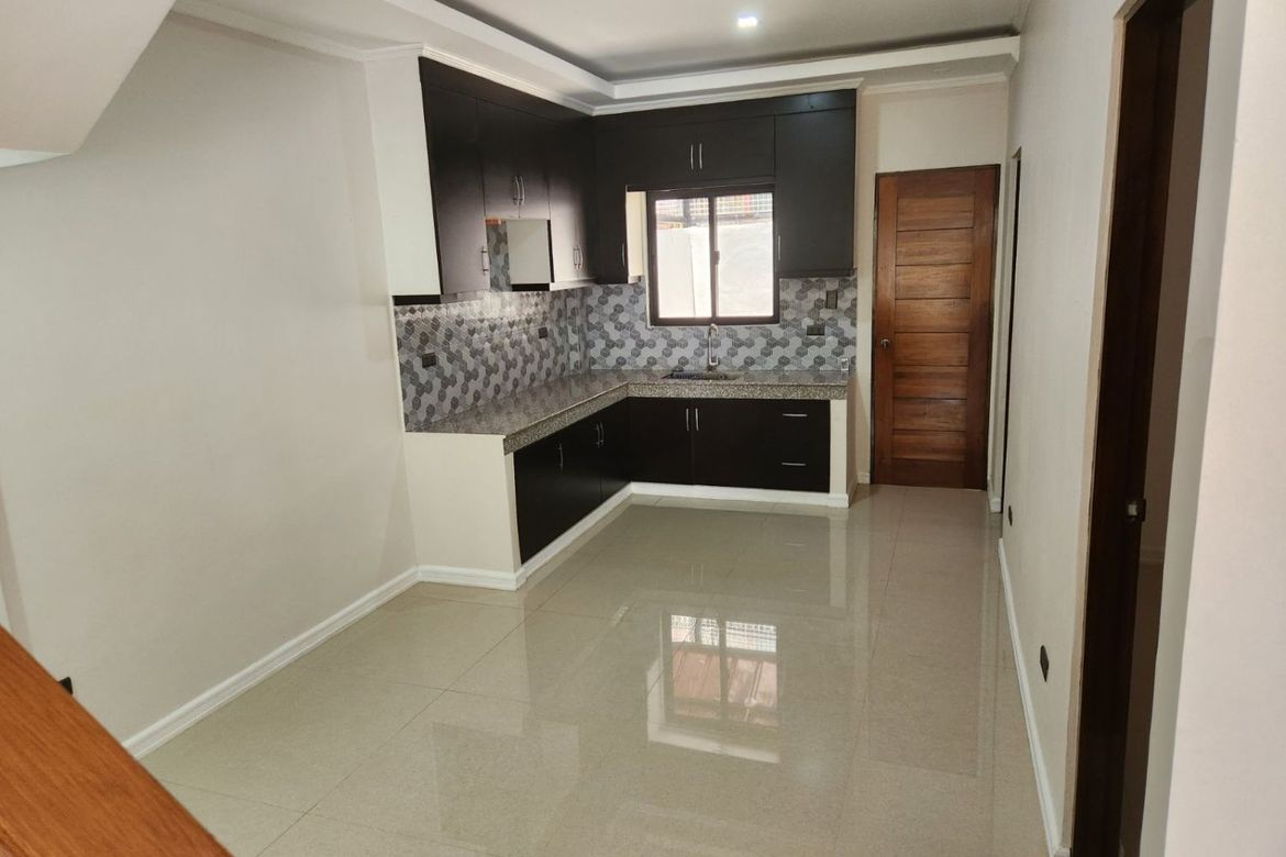 4 Bedroom Townhouse for Sale in Almanza Dos, Las Piñas, Metro Manila – photo 4