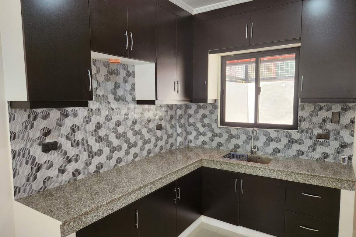 4 Bedroom Townhouse for Sale in Almanza Dos, Las Piñas, Metro Manila – photo 6