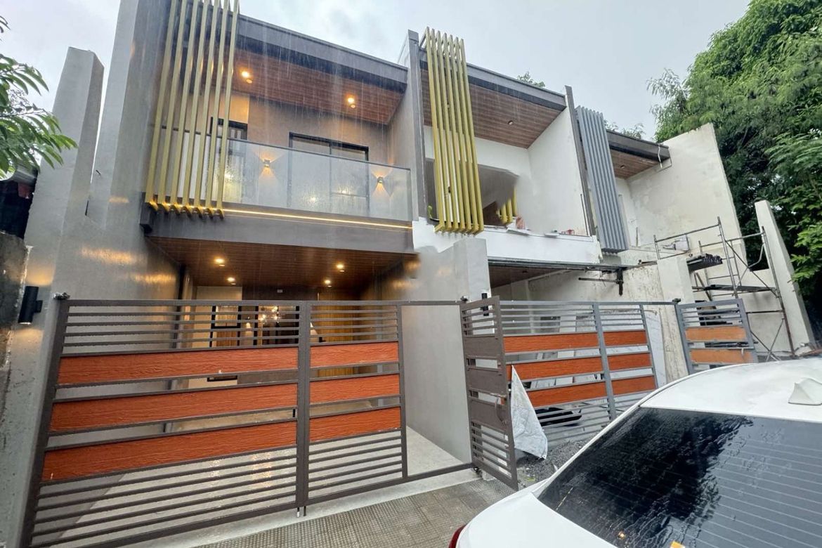 4 Bedroom Townhouse for Sale in Almanza Uno, Las Piñas, Metro Manila – photo 2