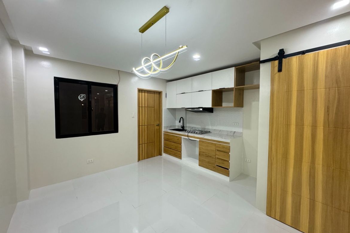 4 Bedroom Townhouse for Sale in Almanza Uno, Las Piñas, Metro Manila – photo 8