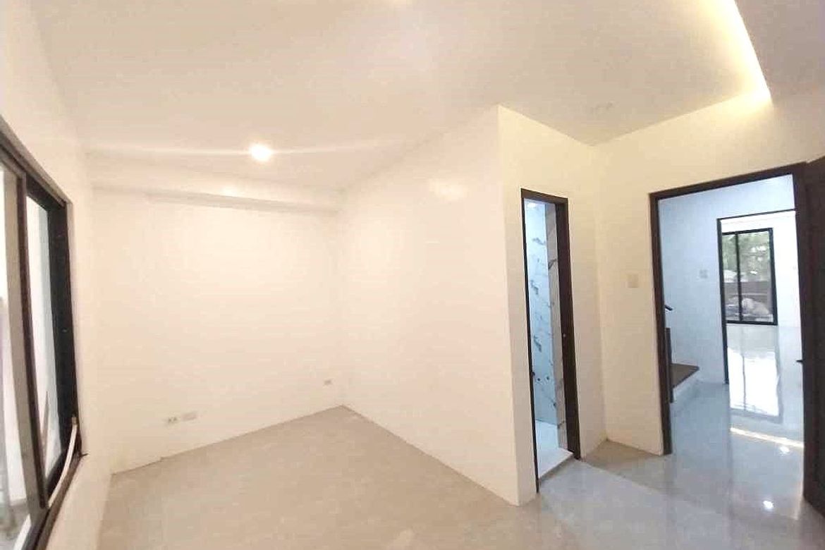 4 Bedroom Townhouse for Sale in Almanza Uno, Las Piñas, Metro Manila – photo 6