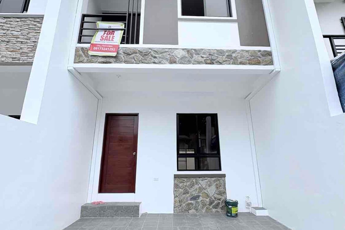 4 Bedroom Townhouse for Sale in Almanza Uno, Las Piñas, Metro Manila – photo 2