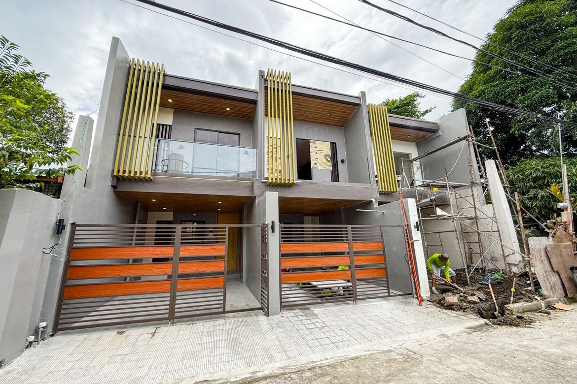 4 Bedroom Townhouse for Sale in Almanza Uno, Las Piñas, Metro Manila – photo 2