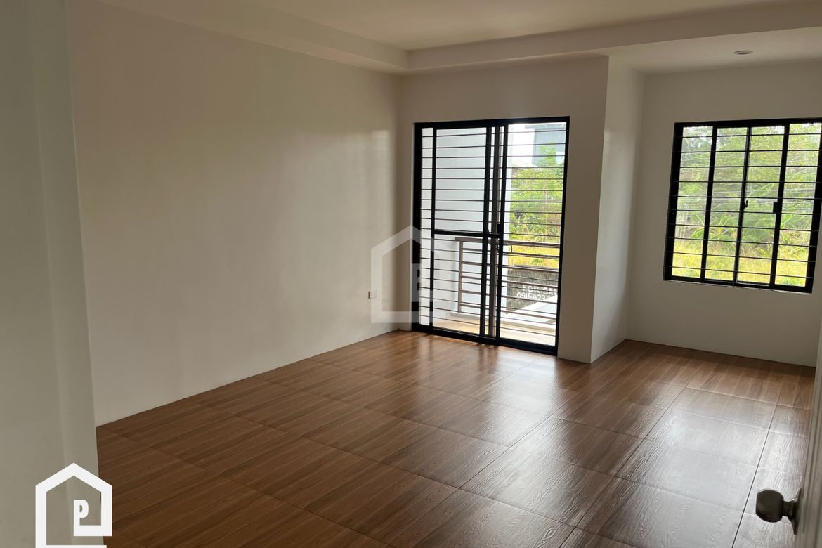 4 Bedroom Townhouse for Sale in Amsic, Angeles, Pampanga – photo 5