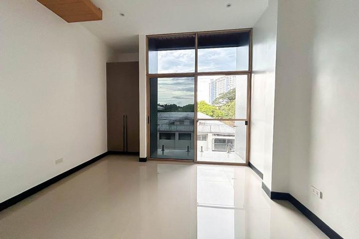 4 Bedroom Townhouse for Sale in Apas, Cebu City, Cebu – photo 6