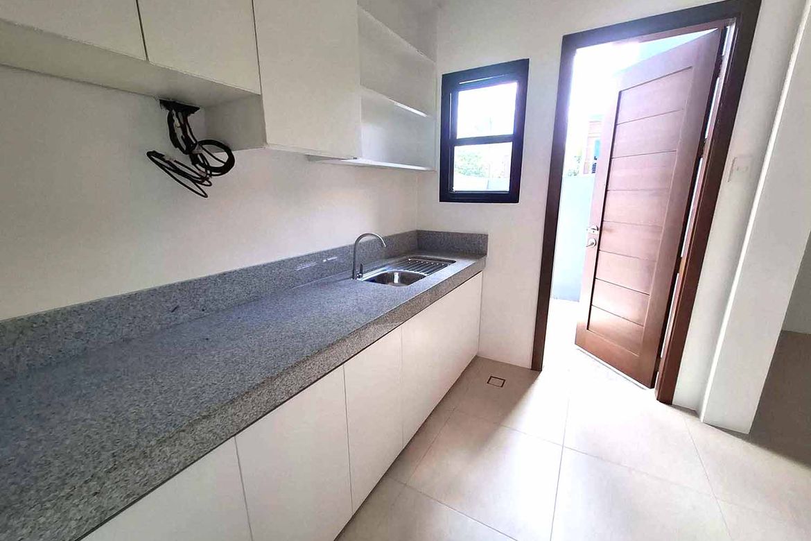 4 Bedroom Townhouse for Sale in Bagong Silangan, Quezon City, Metro Manila – photo 6
