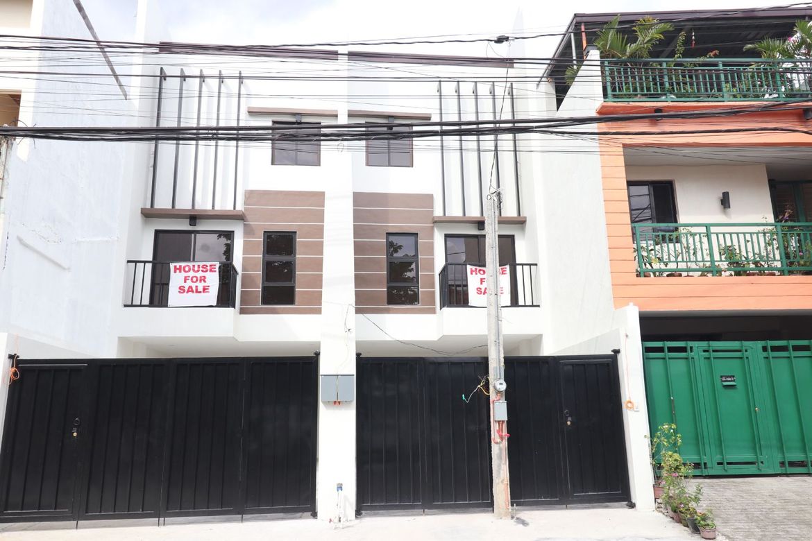 4 Bedroom Townhouse for Sale in Barangay 42, Caloocan, Metro Manila near LRT-1 R. Papa – photo 4