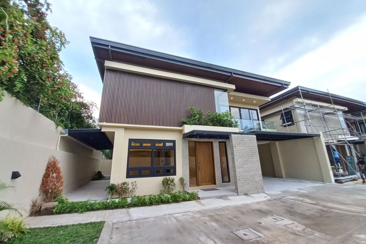 4 Bedroom Townhouse for Sale in BF Homes, Parañaque, Metro Manila
