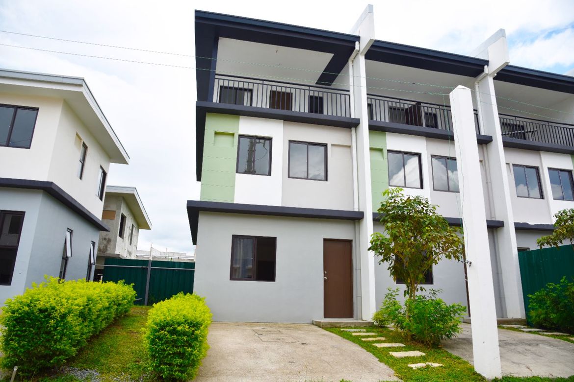 4 Bedroom Townhouse for Sale in Canlubang, Calamba, Laguna – photo 2